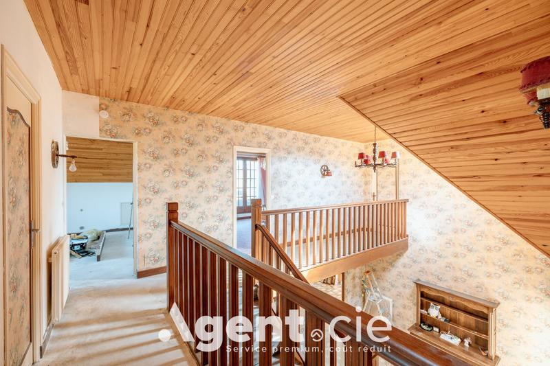 Maison - 240 m² - 7 pièces