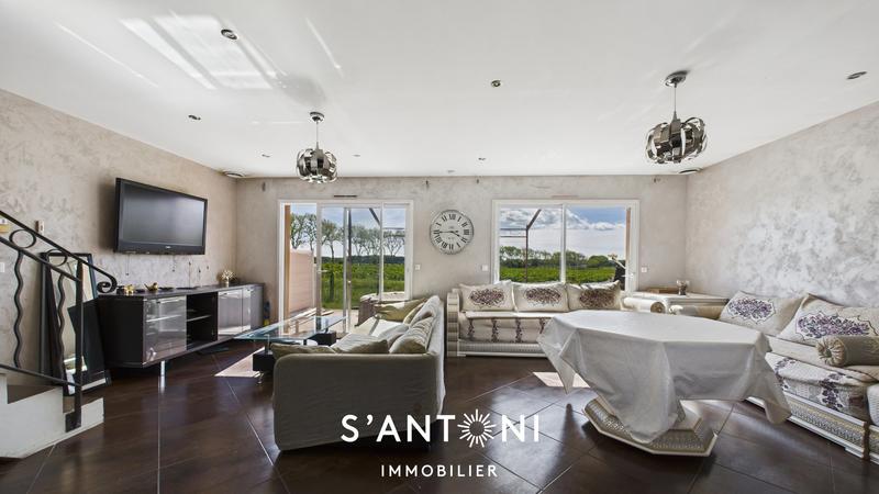 Maison - 111 m² - 5 pièces