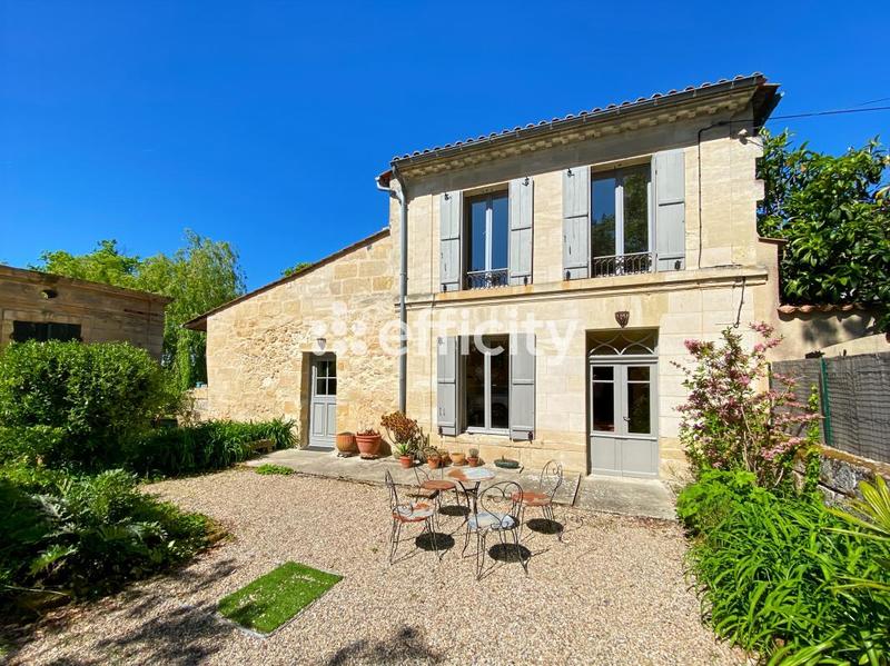 Maison - 250 m² - 9 pièces
