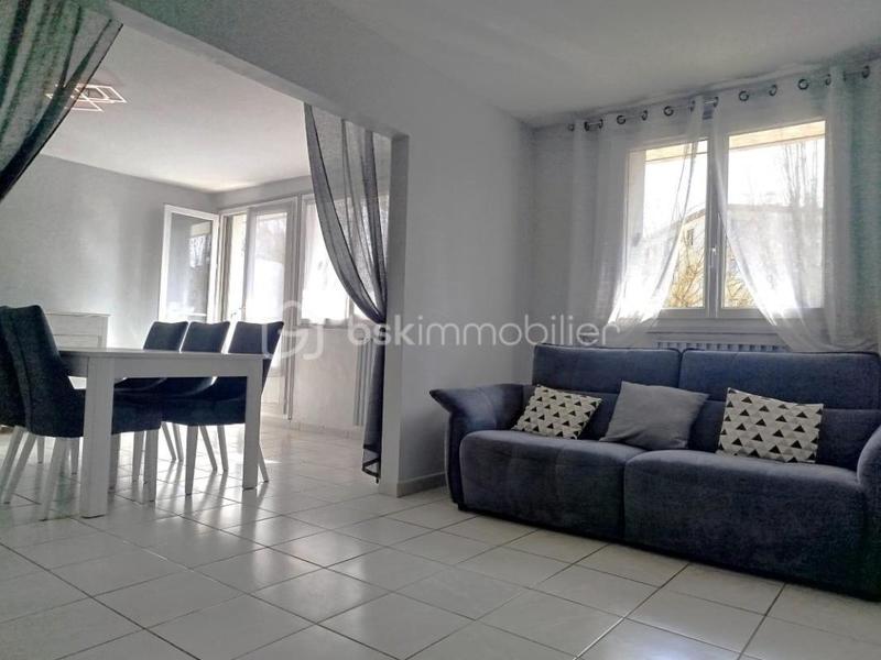 Appartement - 92 m² - 5 pièces