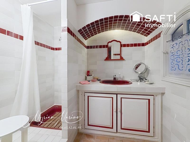 Maison - 180 m² - 7 pièces