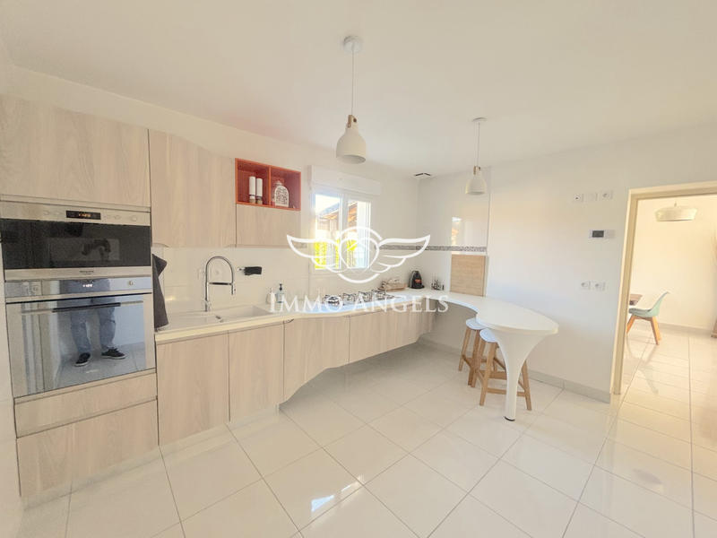 Maison traditionnelle - 107 m² - 4 pièces