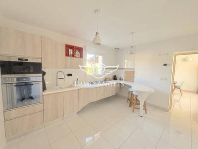 Maison traditionnelle - 107 m² - 4 pièces