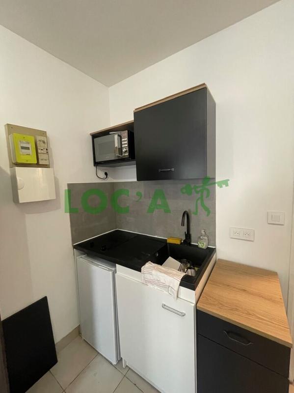 Studio - 10 m² - 1 pièce