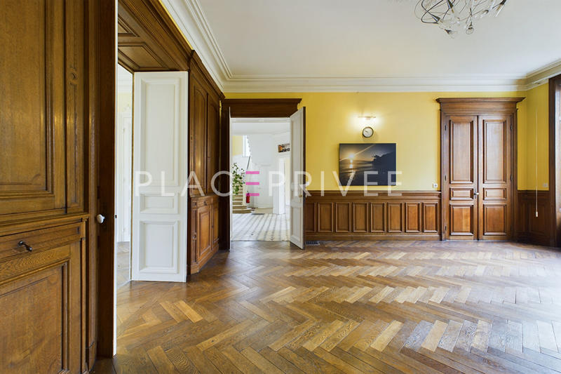 Appartement - 170 m² - 2 pièces