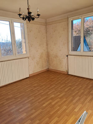 Maison - 94 m² - 5 pièces