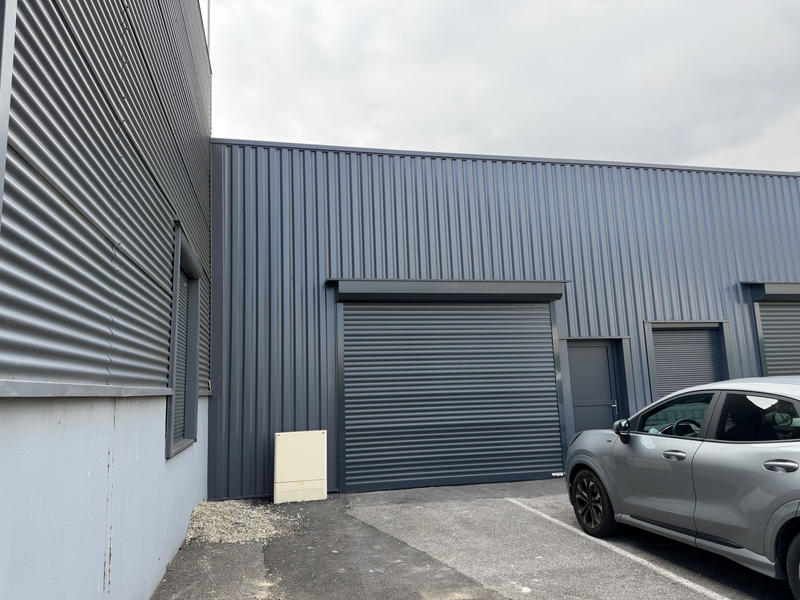 Local commercial - 115 m²