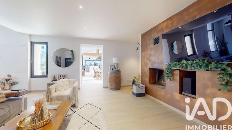 Maison - 205 m² - 6 pièces