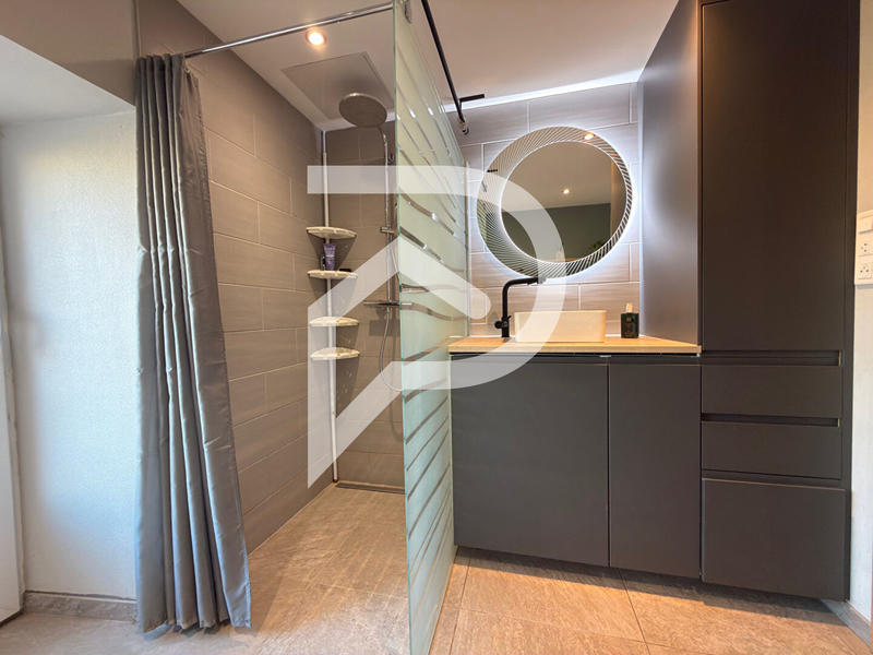 Maison - 166 m² - 8 pièces