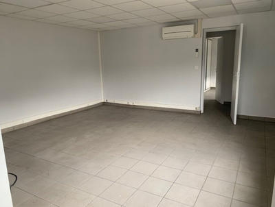 Local d'activité / Entrepôt - 660 m²