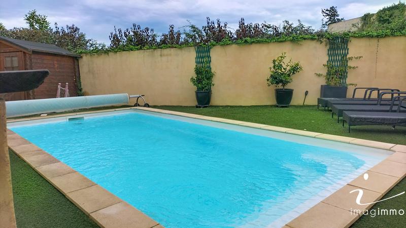 Maison - 140 m² - 5 pièces