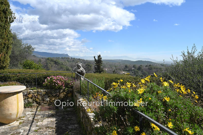 Maison - 231 m² - 7 pièces