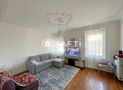 Appartement - 80 m² - 3 pièces