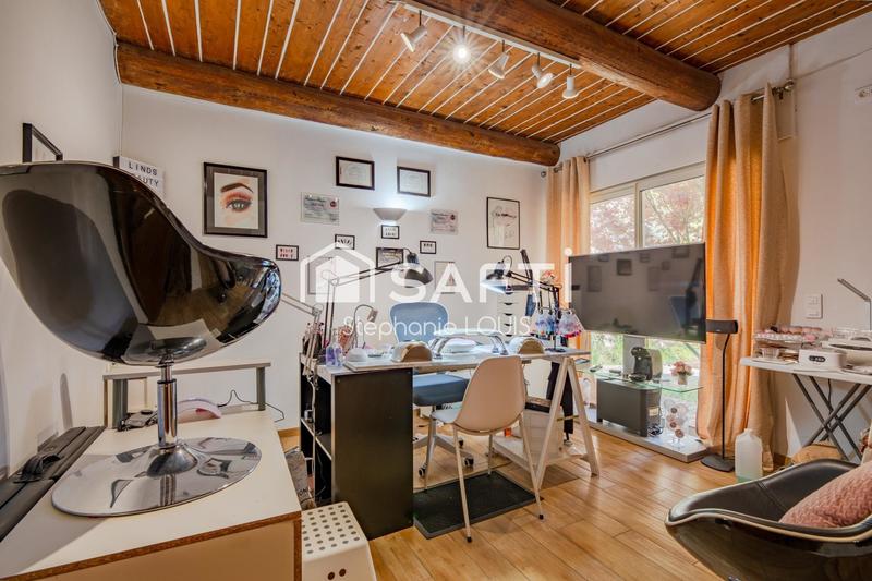 Maison - 232 m² - 8 pièces