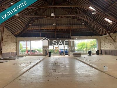 Local commercial - 830 m² - 2 pièces
