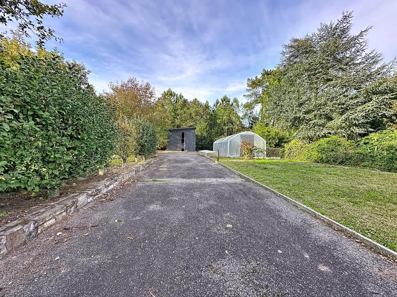 Maison - 166 m² - 8 pièces