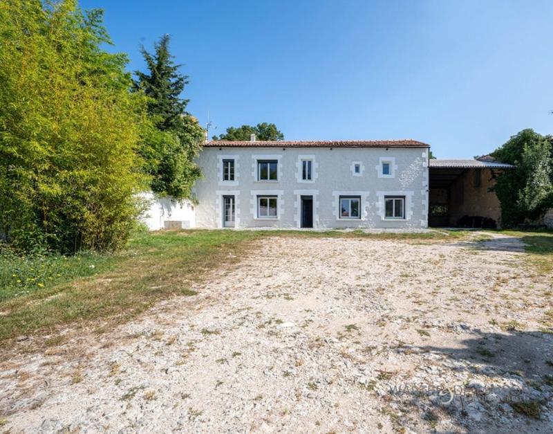 Maison ancienne - 212 m² - 10 pièces