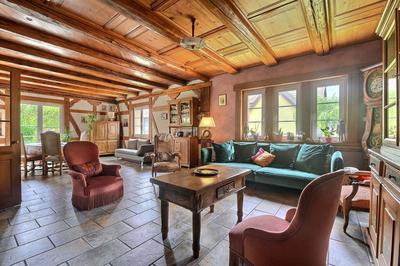 Maison - 370 m² - 12 pièces