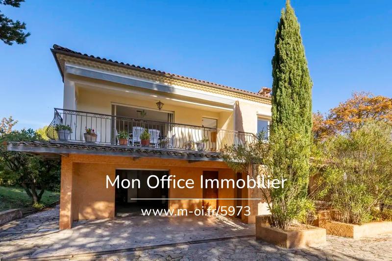 Maison - 200 m² - 5 pièces