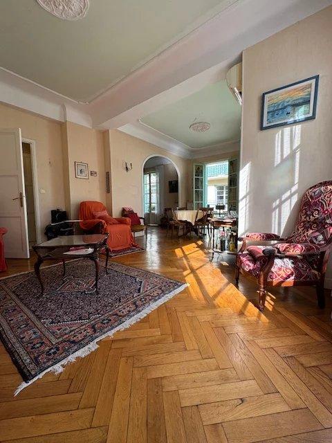 Appartement - 116 m² - 6 pièces