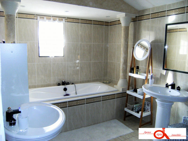 Maison ancienne - 310 m² - 10 pièces