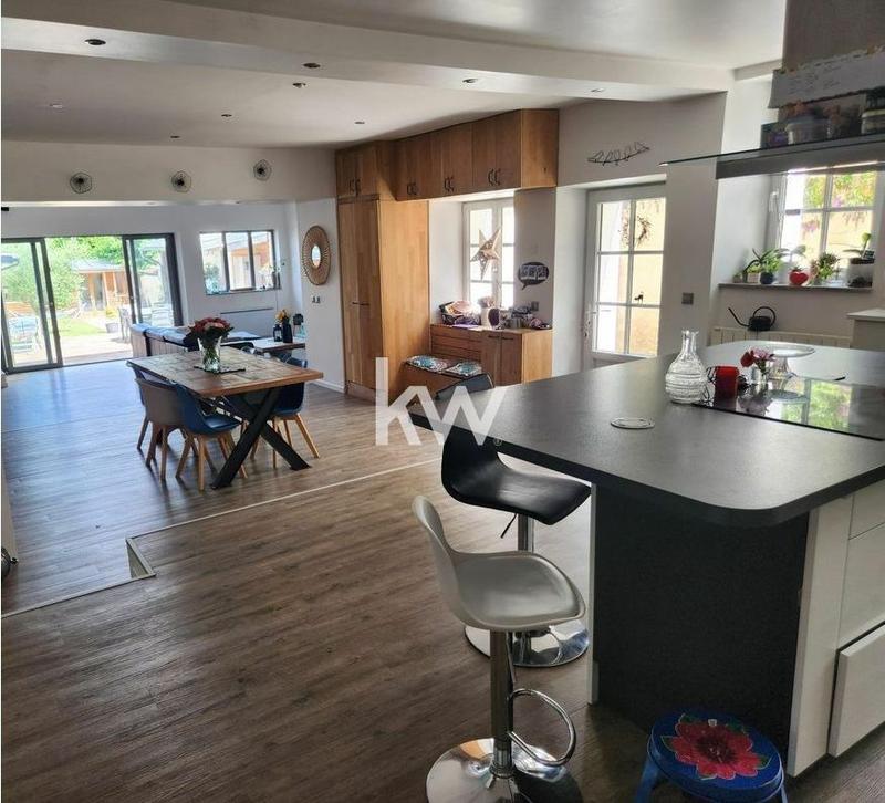 Maison - 175 m² - 6 pièces