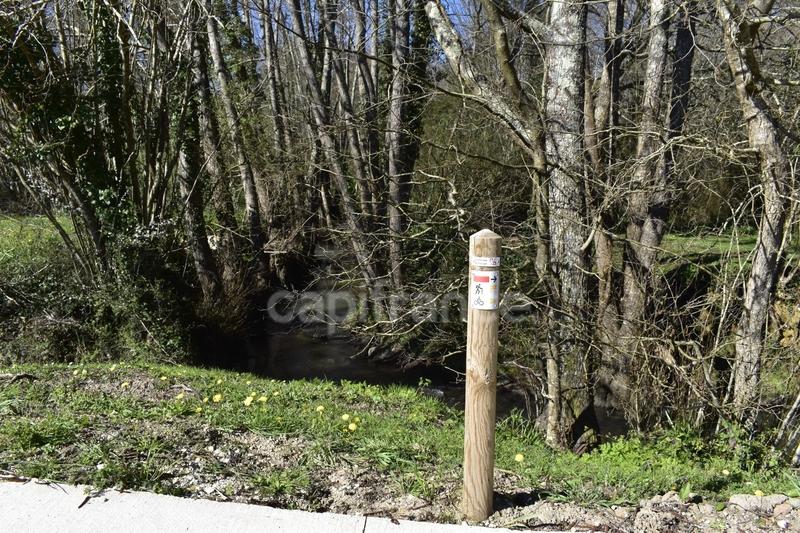 Terrain constructible - 1 066 m²