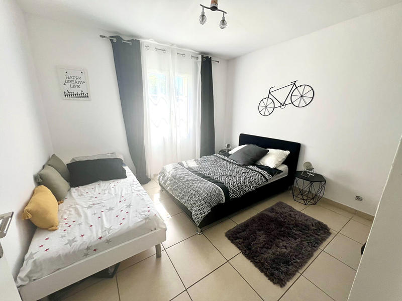 Maison - 230 m² - 8 pièces