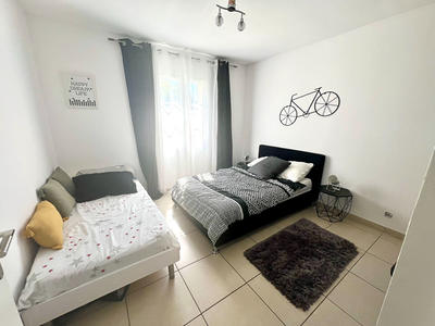 Maison - 230 m² - 8 pièces