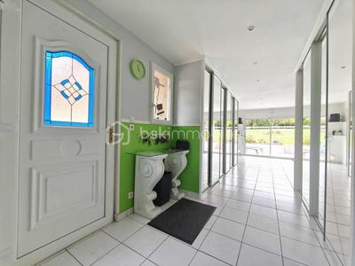 Maison - 213 m² - 8 pièces