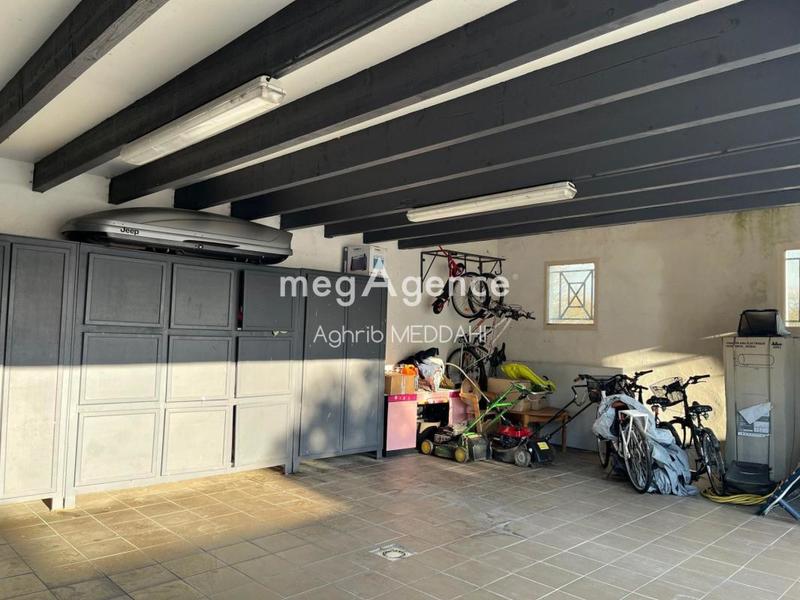 Maison - 201 m² - 8 pièces