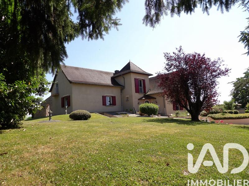 Maison - 202 m² - 8 pièces