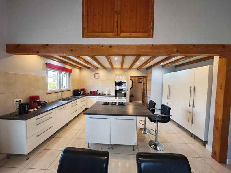 Maison - 137 m² - 5 pièces