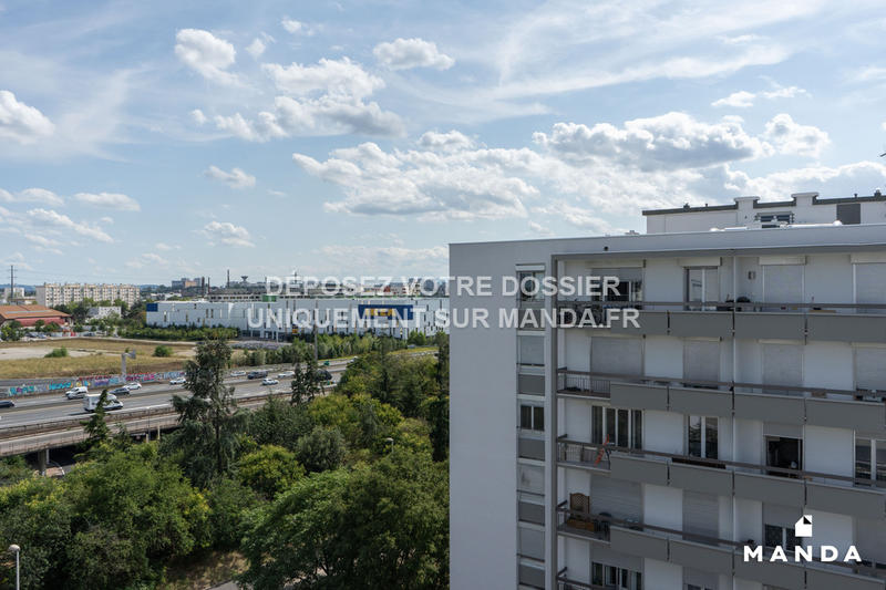 Chambre - 9 m² - 6 pièces