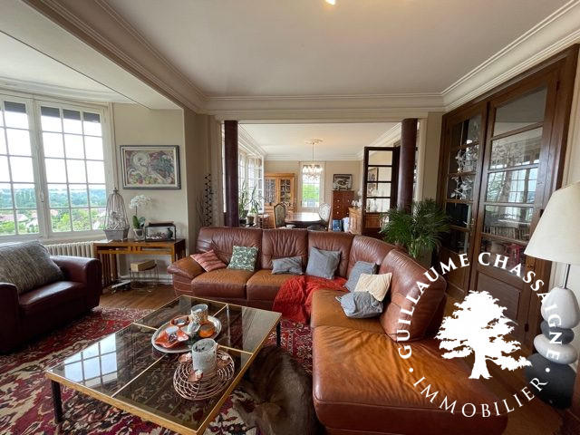 Maison ancienne - 266 m² - 12 pièces