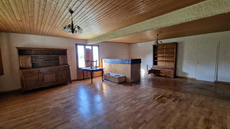 Maison - 240 m² - 8 pièces