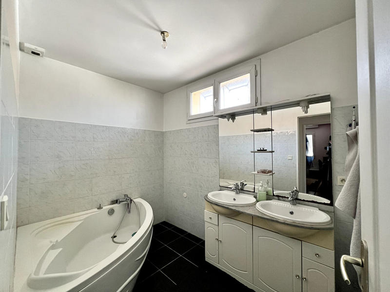 Maison - 170 m² - 6 pièces