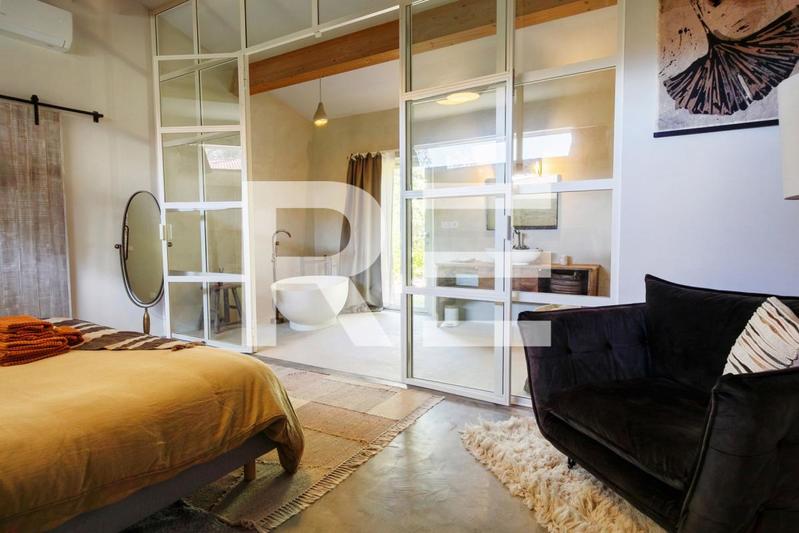 Maison d'architecte - 239 m² - 8 pièces