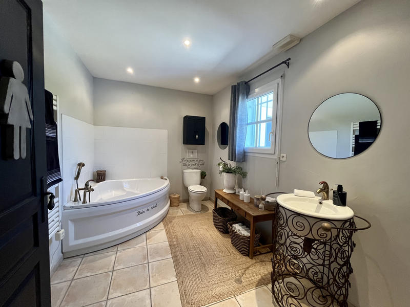 Maison - 223 m² - 6 pièces