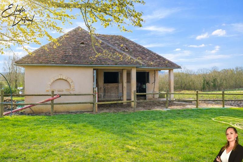 Maison - 242 m² - 7 pièces