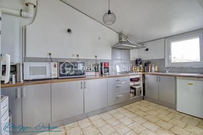 Pavillon - 85 m² - 5 pièces