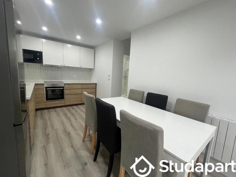 Chambre - 11 m² - 1 pièce