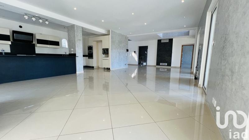 Maison - 252 m² - 7 pièces