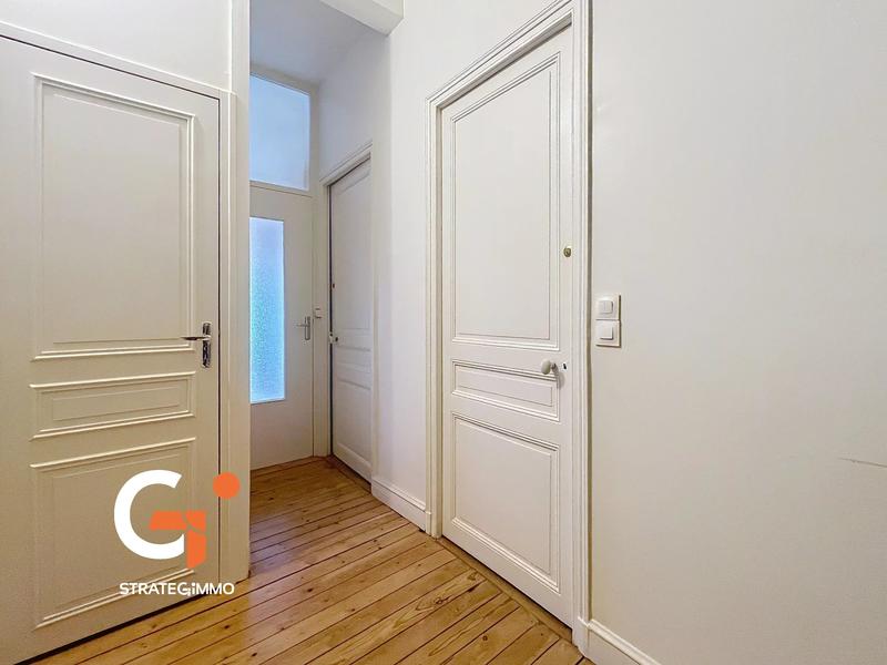 Chambre - 130 m² - 6 pièces