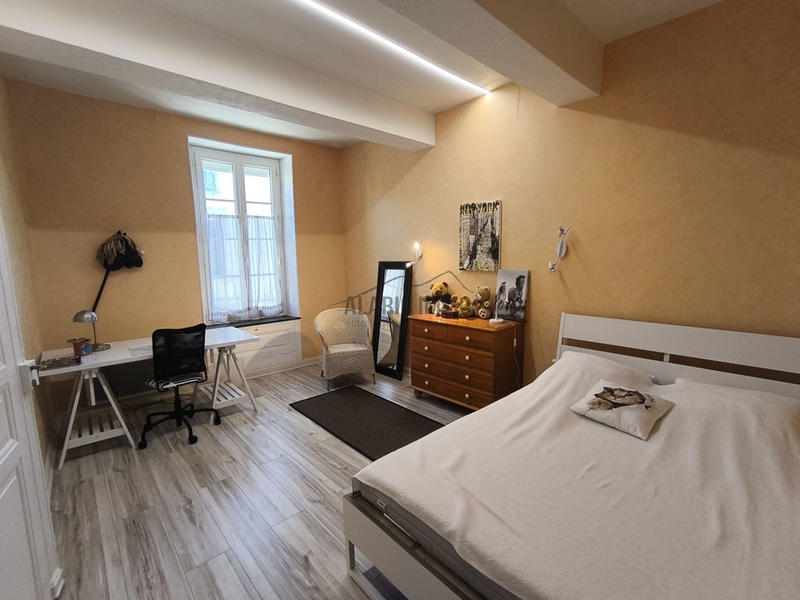 Maison - 160 m² - 5 pièces