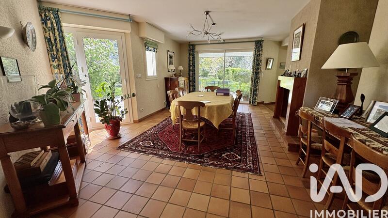 Maison de maîtres - 220 m² - 7 pièces