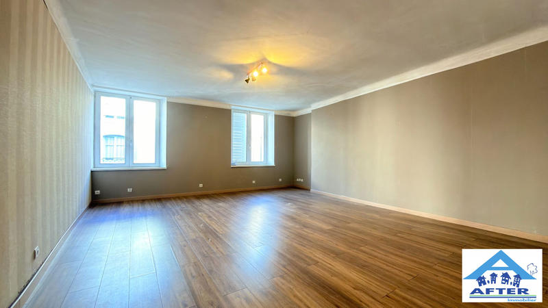 Maison - 239 m² - 8 pièces