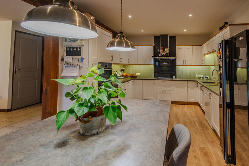 Maison - 144 m² - 5 pièces