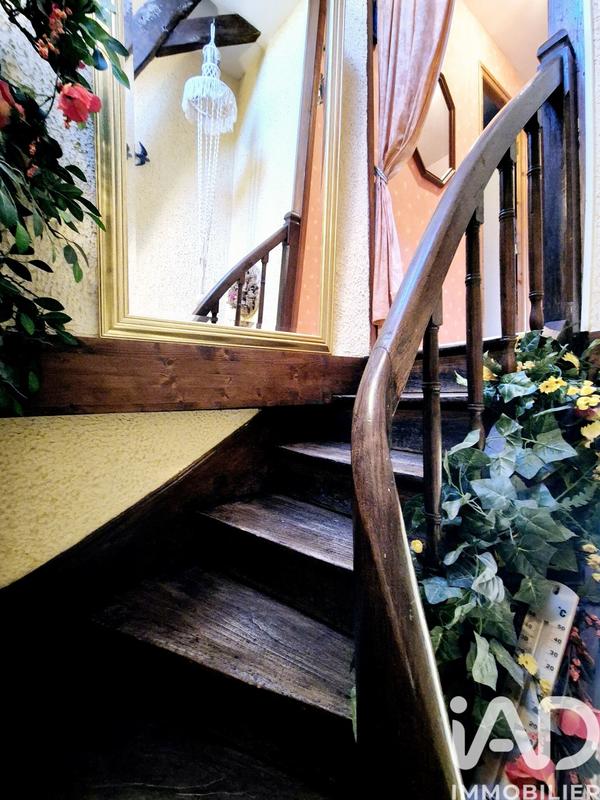 Maison - 192 m² - 9 pièces