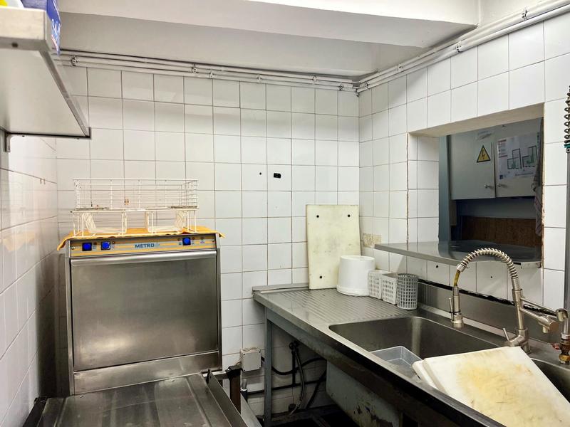 Local commercial - 300 m² - 10 pièces